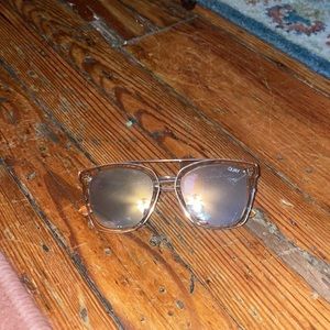 QUAY BrandNew RoseGold Sunglasses!